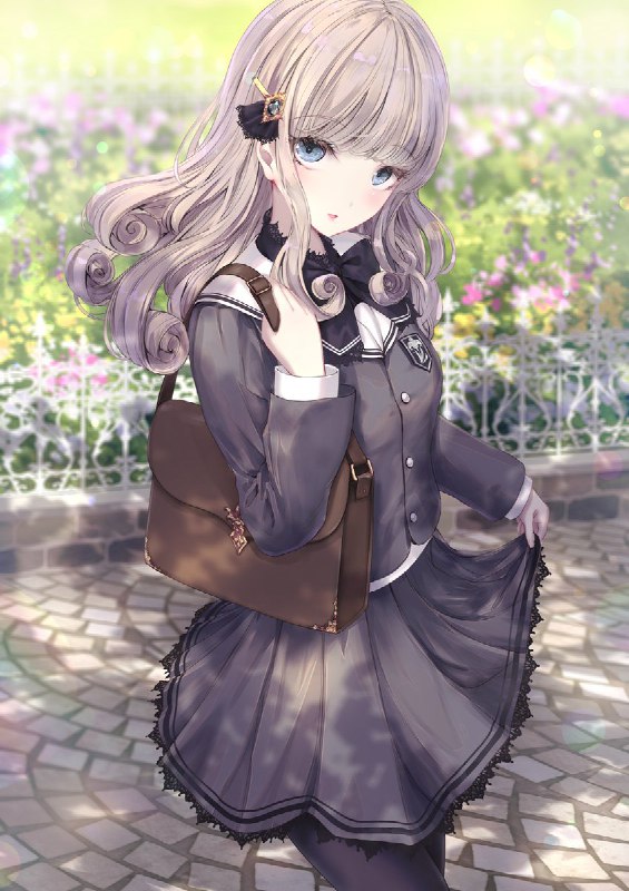 普通じゃなさそうな女子校生 source