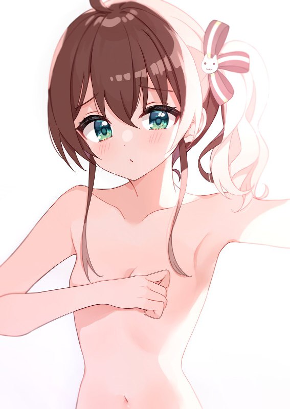 手ブラで自撮りしてるまつりちゃん#まつりは絵っち source