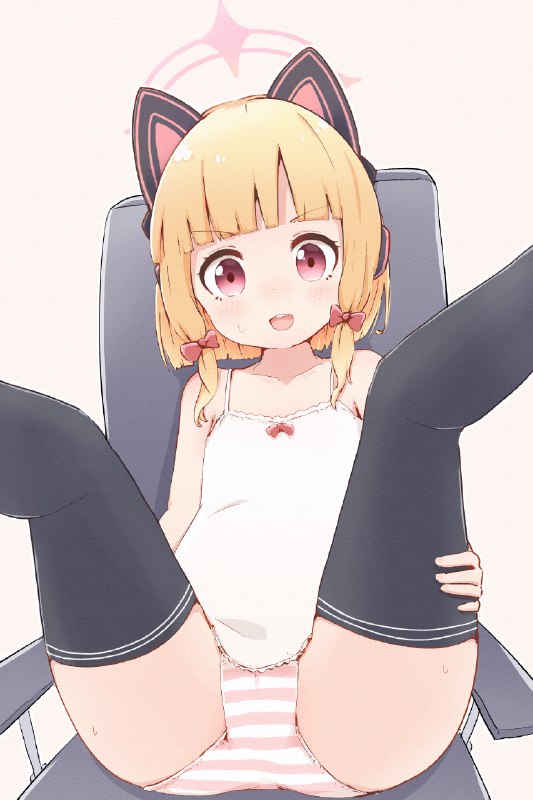  無題#ブルーアーカイブ #才羽モモイ #ぱんつ #縞パン