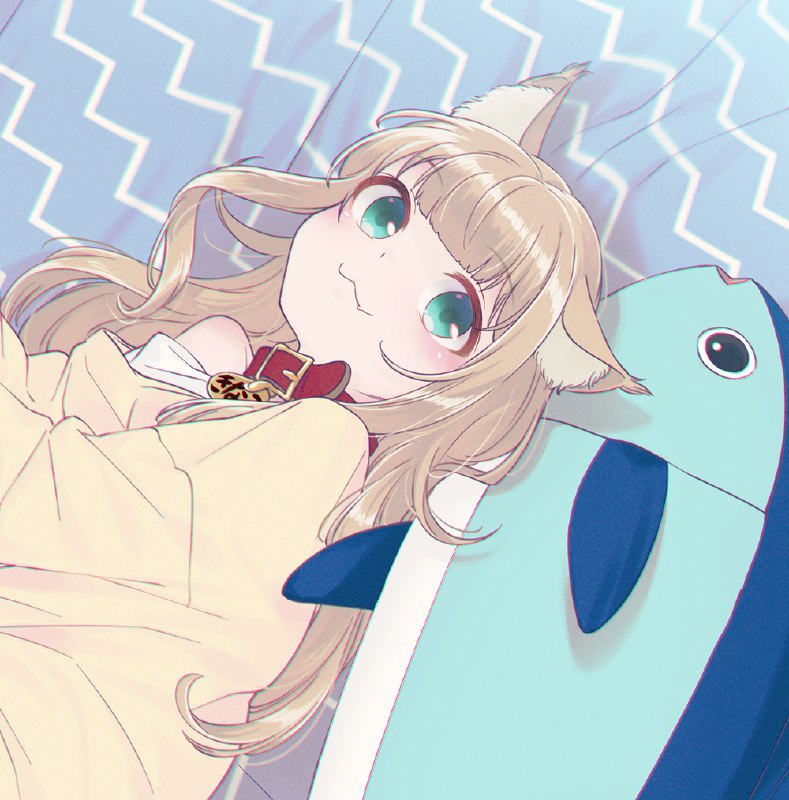 まぐぞうとベッドでゴロゴロするきなこ🐈🐟#うちのねこが女の子でかわいい
