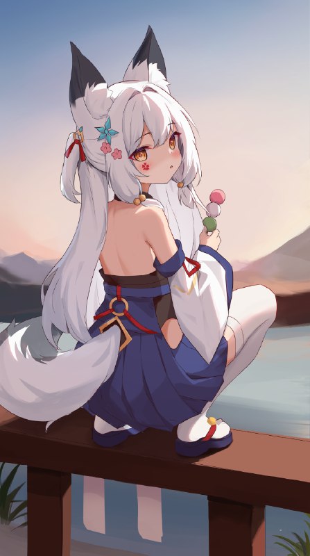 %mid% 🦊#狐耳 #白ニーソ #女の子