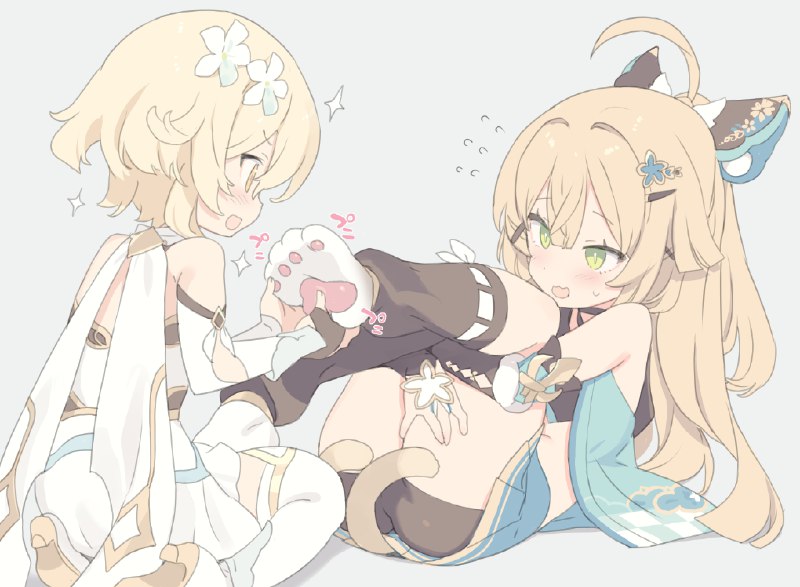 綺良々ちゃんの生肉球をさわらせてもらう蛍ちゃん🐾