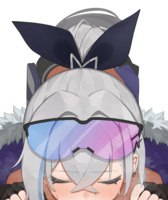 何かを食べてる銀狼flasso pixivvia ascii2d.net or 特徴 | 色合特徴结果不一定正确，请自行分辨